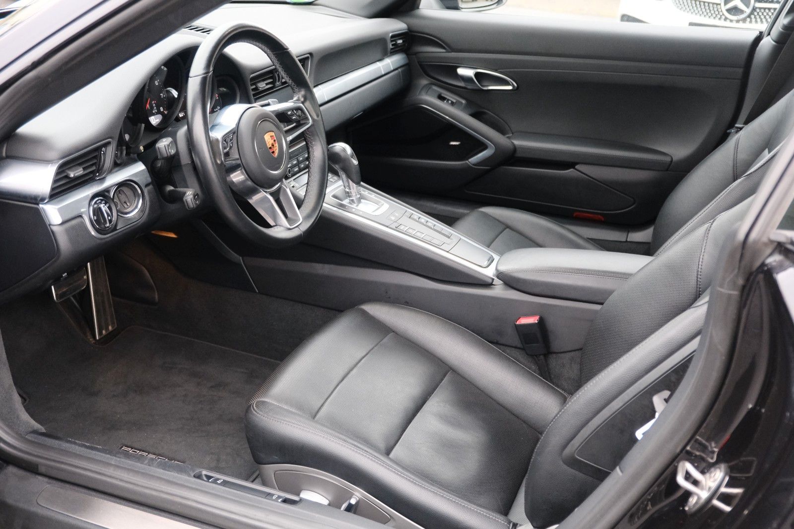 Fahrzeugabbildung Porsche 911 PDK/Bose/Sportabgas/20 Zoll Spyder RS/Approv