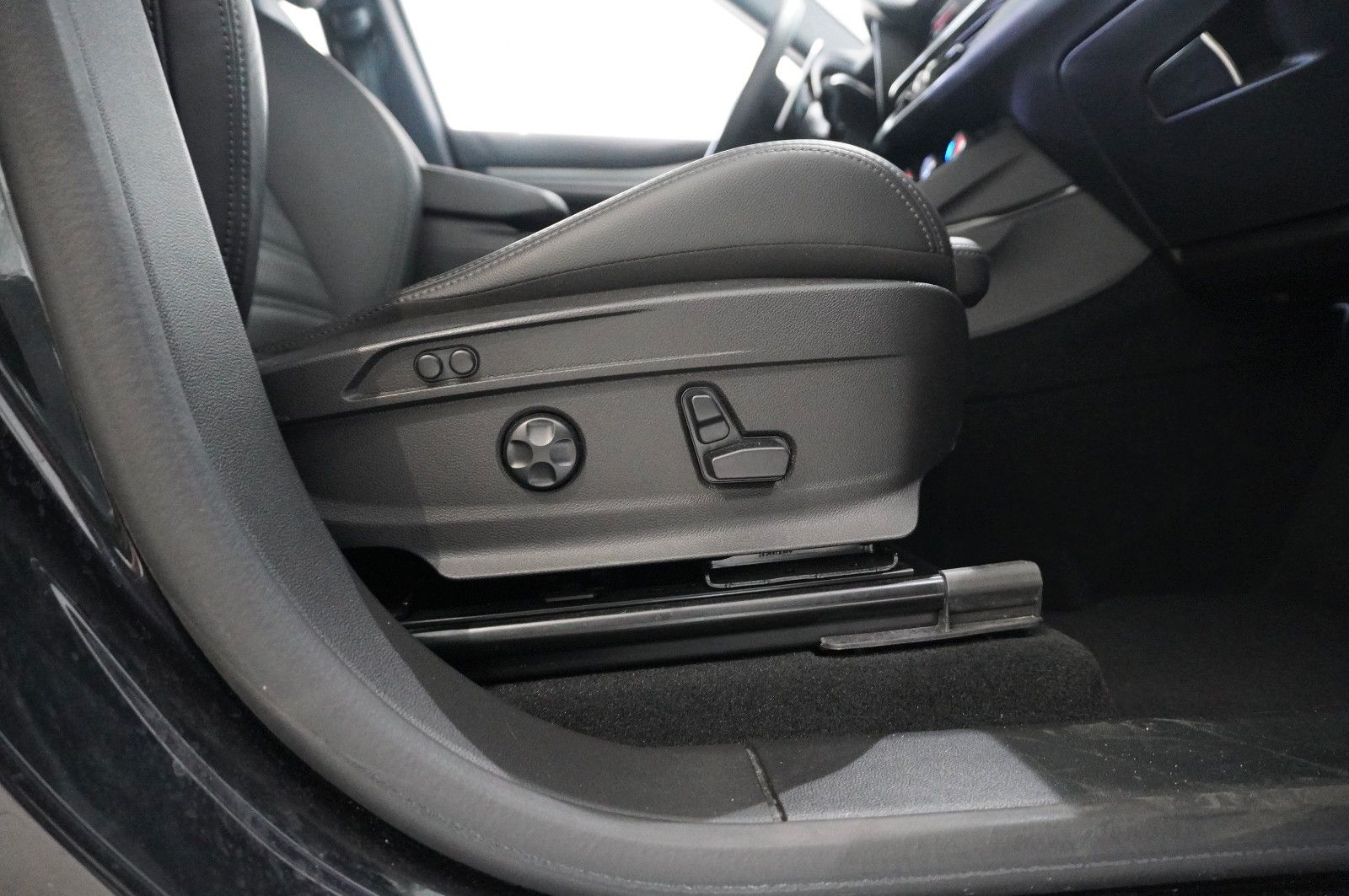 Fahrzeugabbildung Alfa Romeo Stelvio 2.2D VELOCE Q4 NAVI/LED/KAMERA/MATRIX/SH