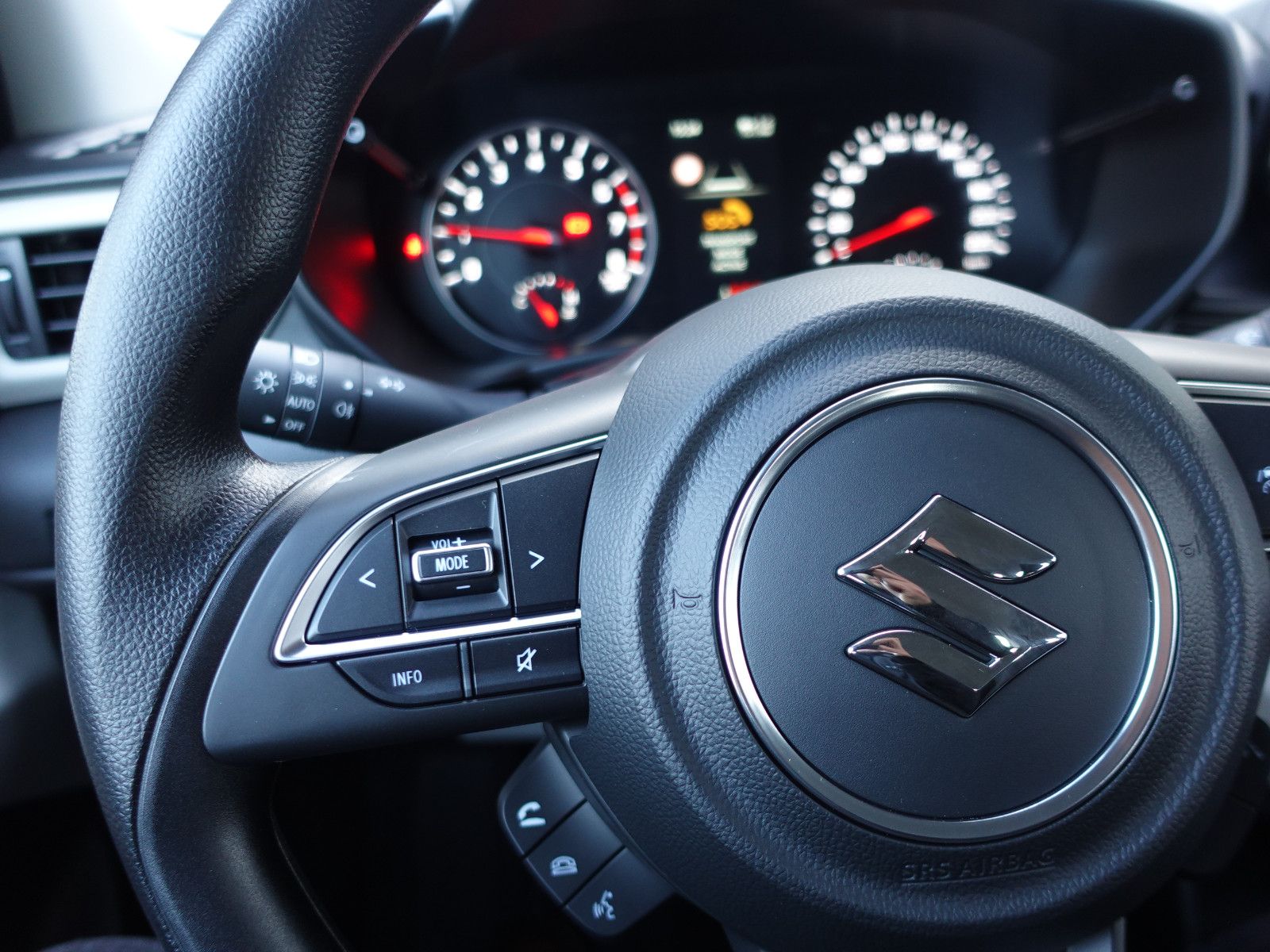 Fahrzeugabbildung Suzuki Swift Club 1.2 Hybrid,Navi,Kamera,LED,DAB+,Klima