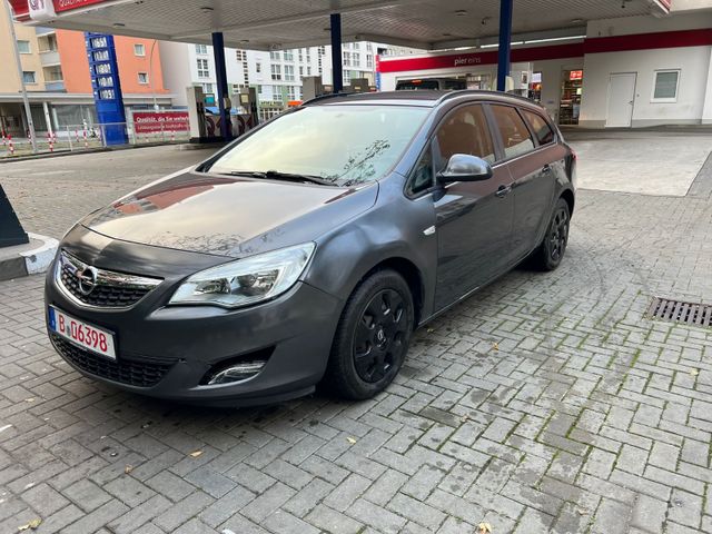 Opel Astra J Sports Tourer Selection