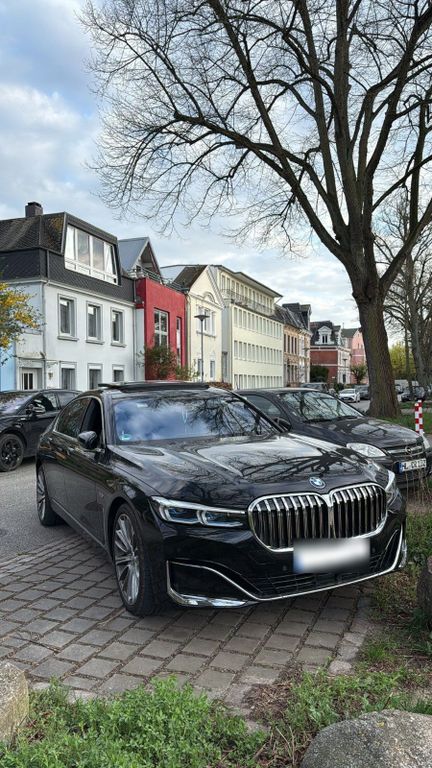 Image of BMW 745