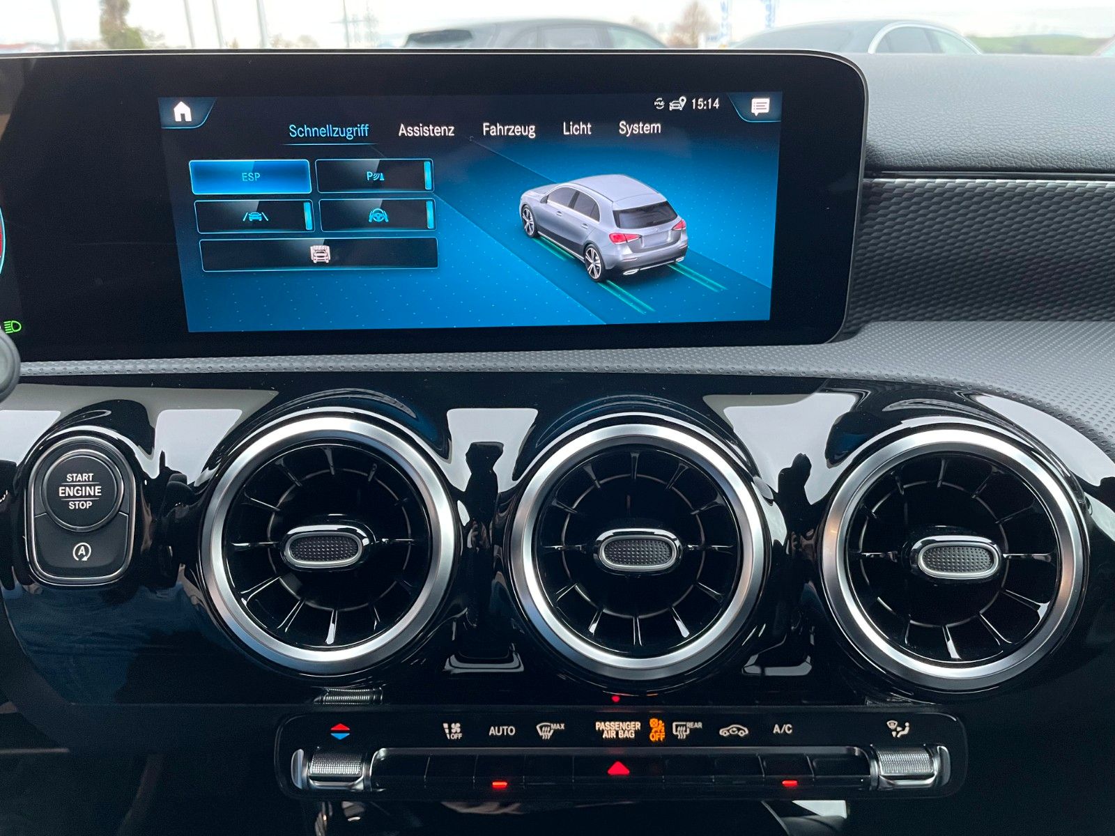 Fahrzeugabbildung Mercedes-Benz A 200 d Progressive AHK+MBUX+R-Kamera+Distr