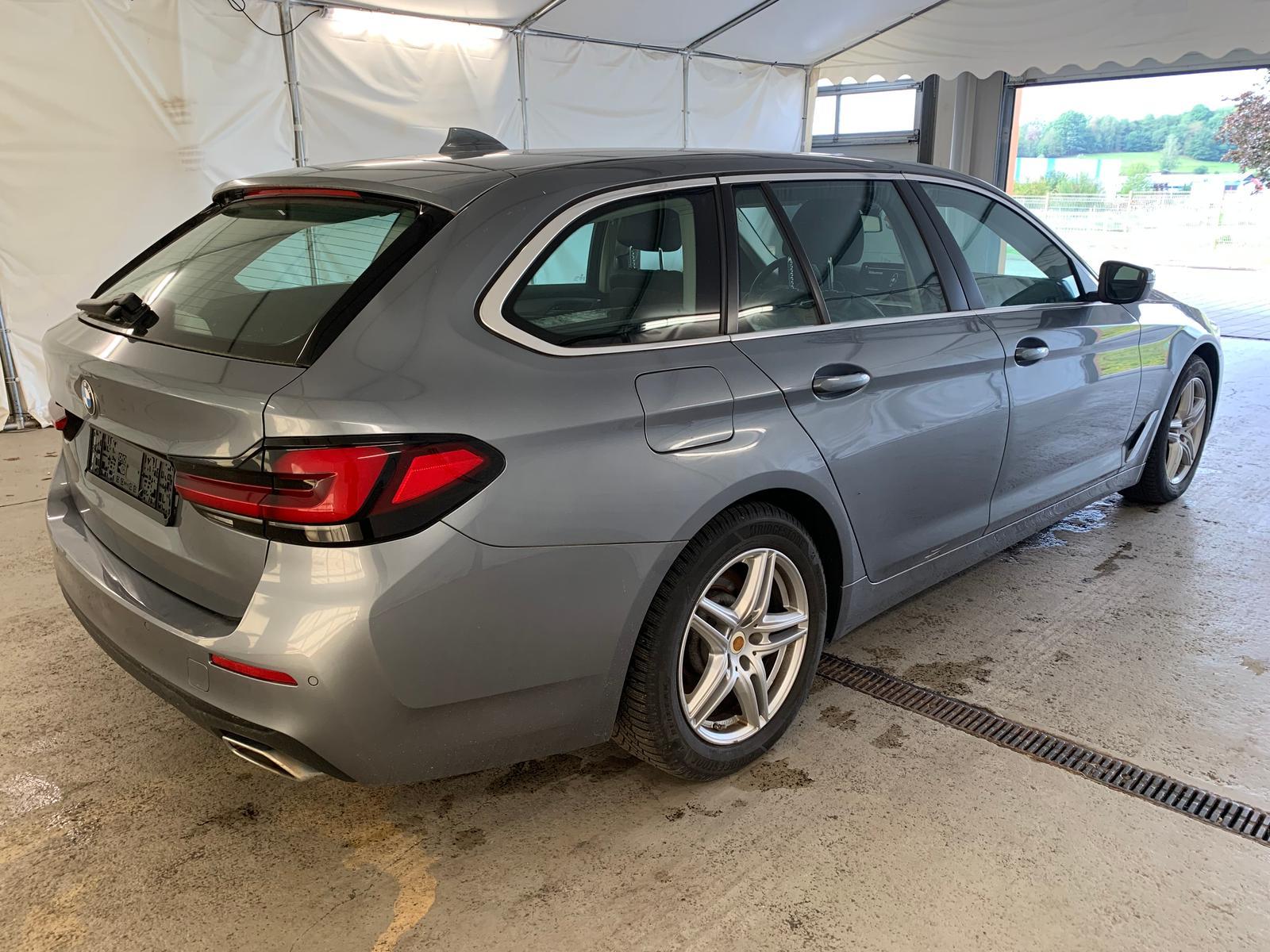 BMW 520 d Touring Cockpit Prof ACC Standhzg AHK LHZ, миниатюра 4