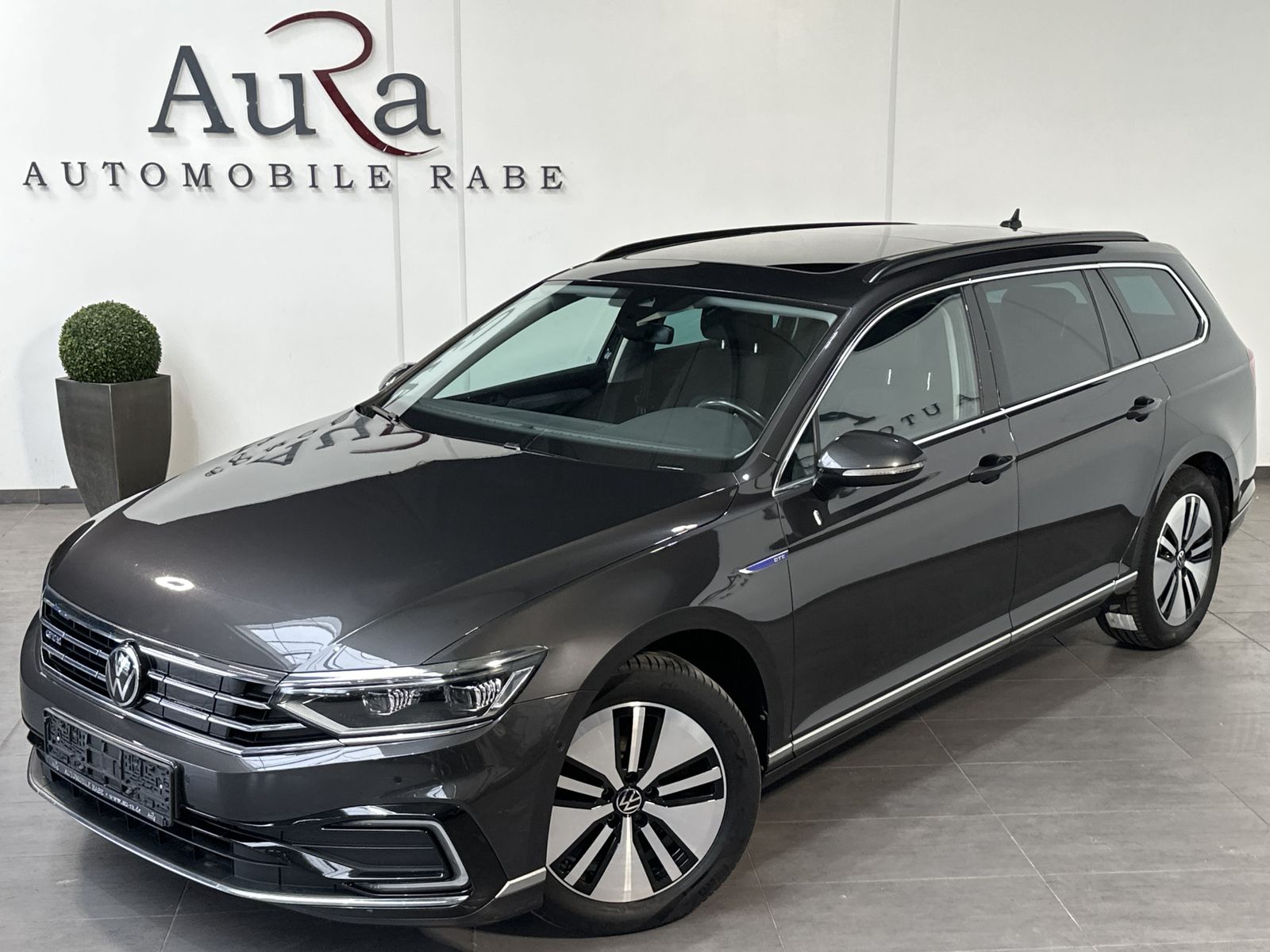 Fahrzeugabbildung Volkswagen Passat Variant GTE NAV+LED+PANO+AHK+STANDHEIZUNG