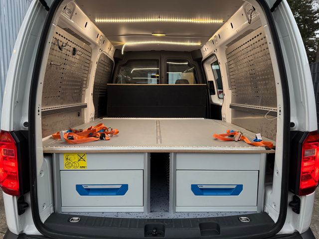 Volkswagen Caddy Maxi Lang Werkstattausstattung Automatik