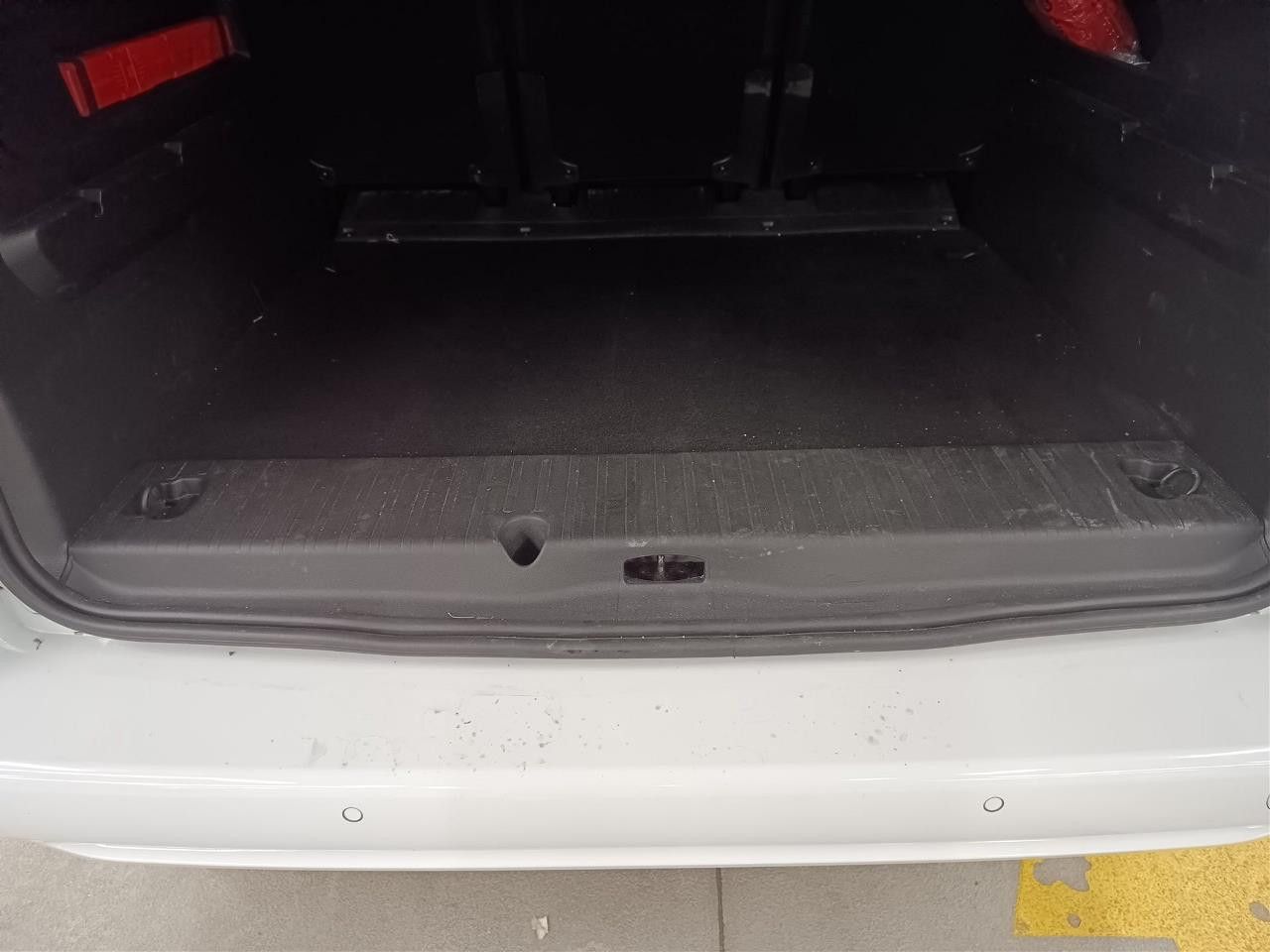 Fahrzeugabbildung Opel Combo Life E 1.5 Diesel Automatik