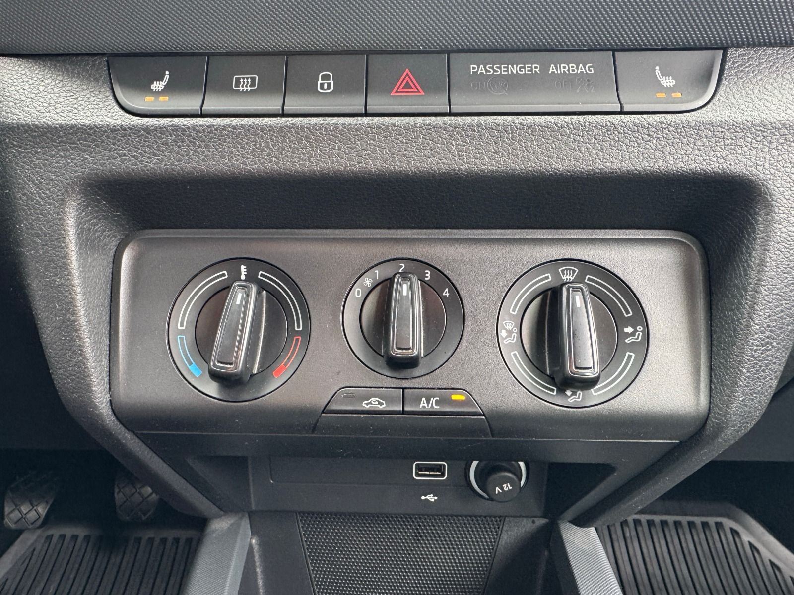 Fahrzeugabbildung SKODA Fabia Combi 75PS 5-Gang*SHZ*PDC