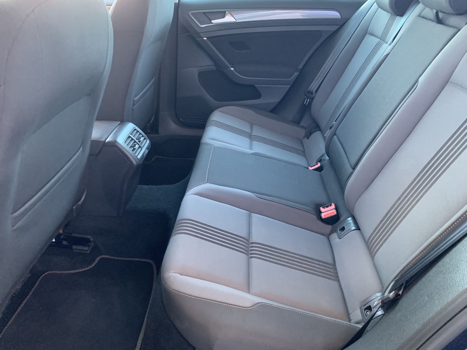 Fahrzeugabbildung Volkswagen Golf 1.2 TSI*Allstar*AHK*Tempomat*Navi*SHZ*PDC*