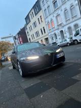 Alfa Romeo Giulia 2.0 - Alfa Romeo Spider: 2.0