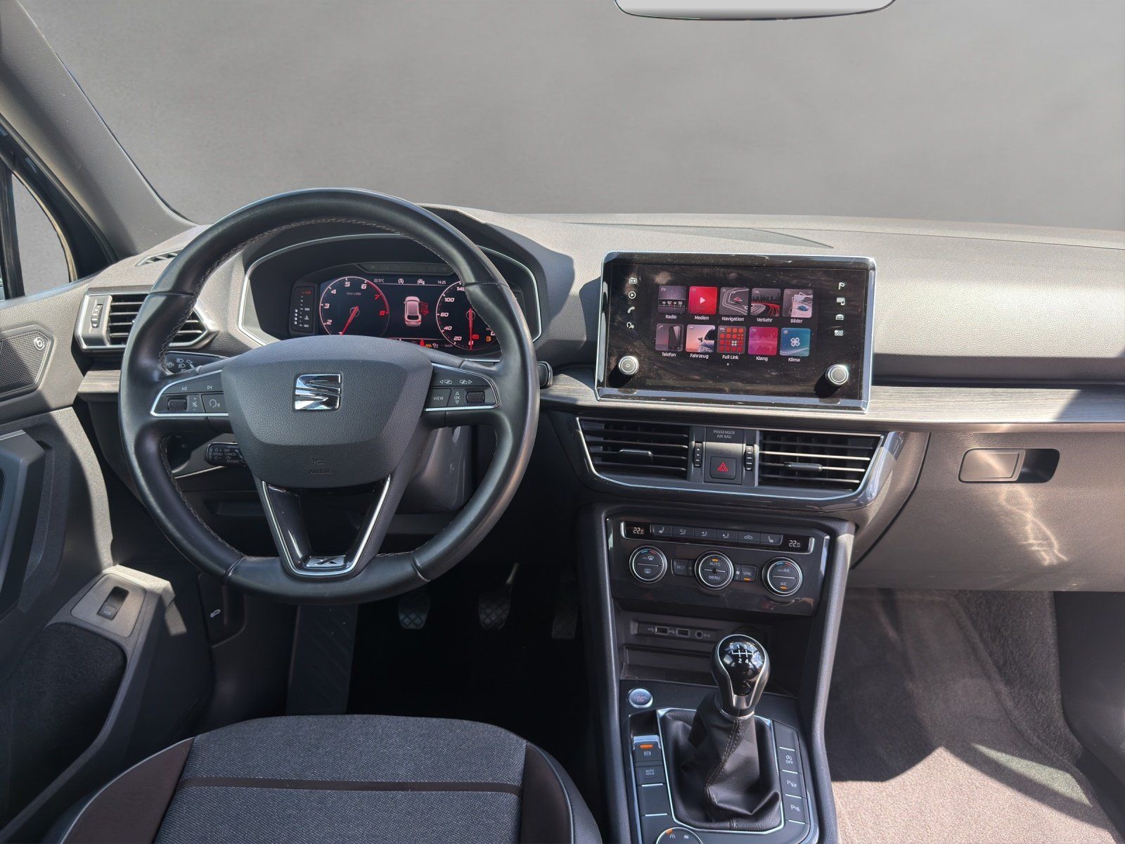 Fahrzeugabbildung SEAT Tarraco 1.5 TSI ACT Xcellence 7Sitzer/Navi/PDC