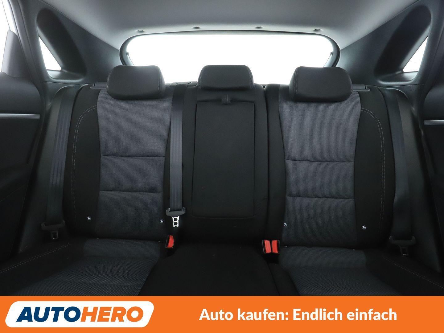 Hyundai i30 1.4 Comfort *NAVI*TEMPO*PDC*SHZ*ALU*KLIMA*