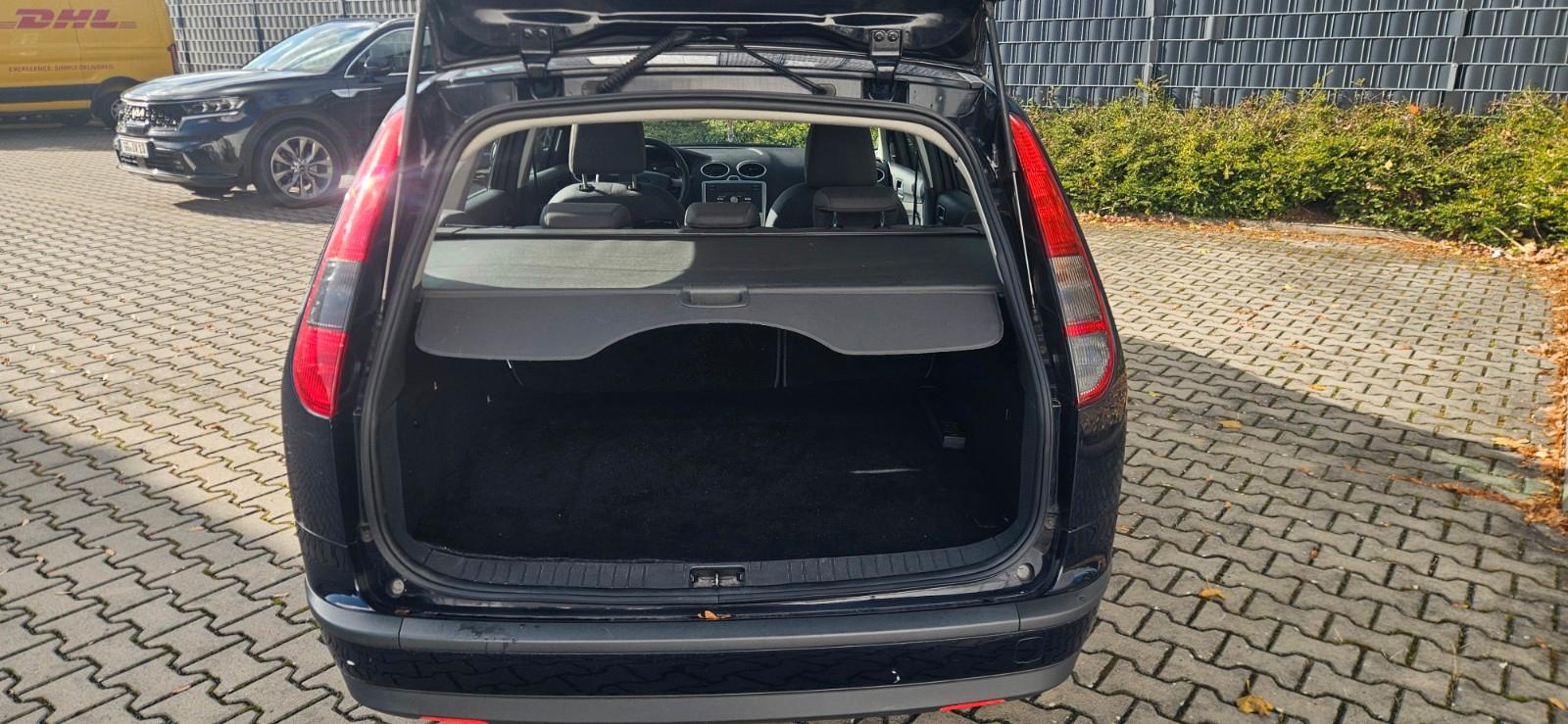 Ford Focus 2006 — photo 11