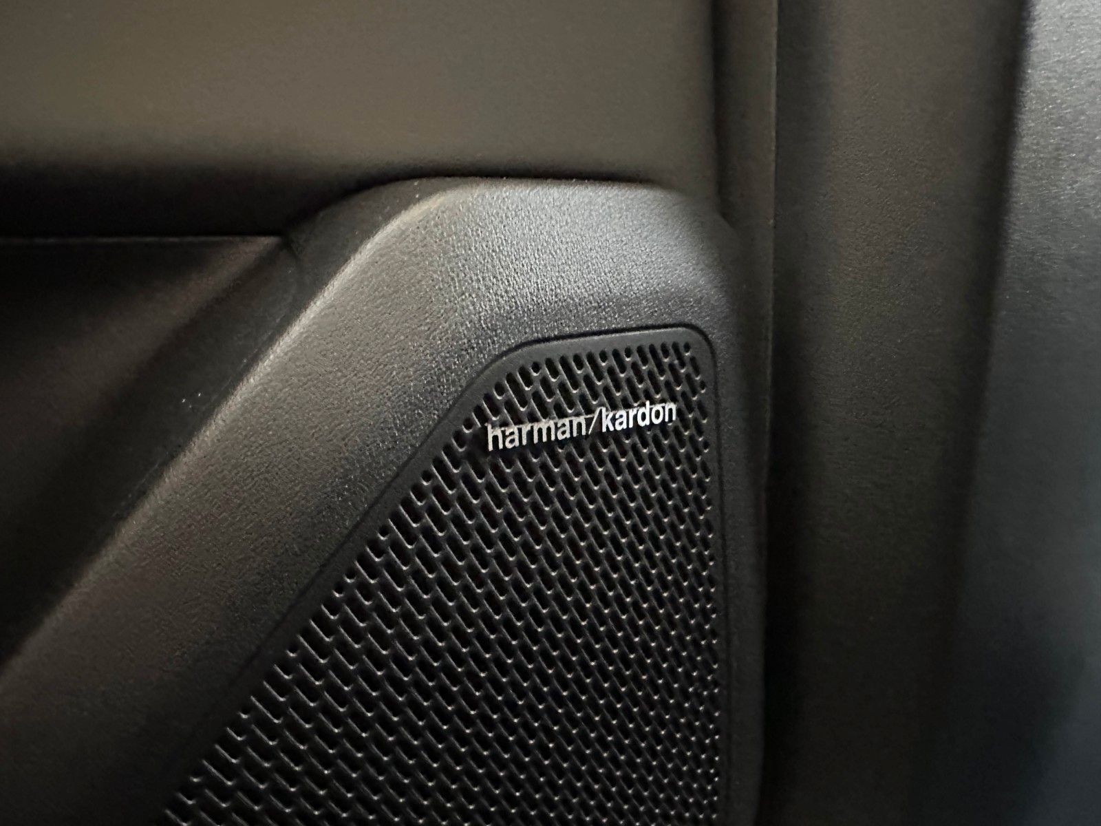 Fahrzeugabbildung Kia EV4 81 FWD EARTH UP TE WIC DWP SD