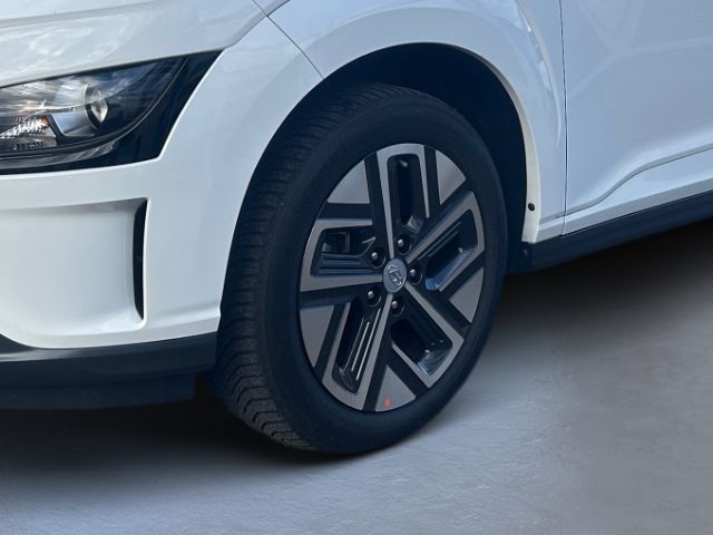 Fahrzeugabbildung Hyundai KONA Edition 30+ Elektro 2WD Navi Soundsystem AC