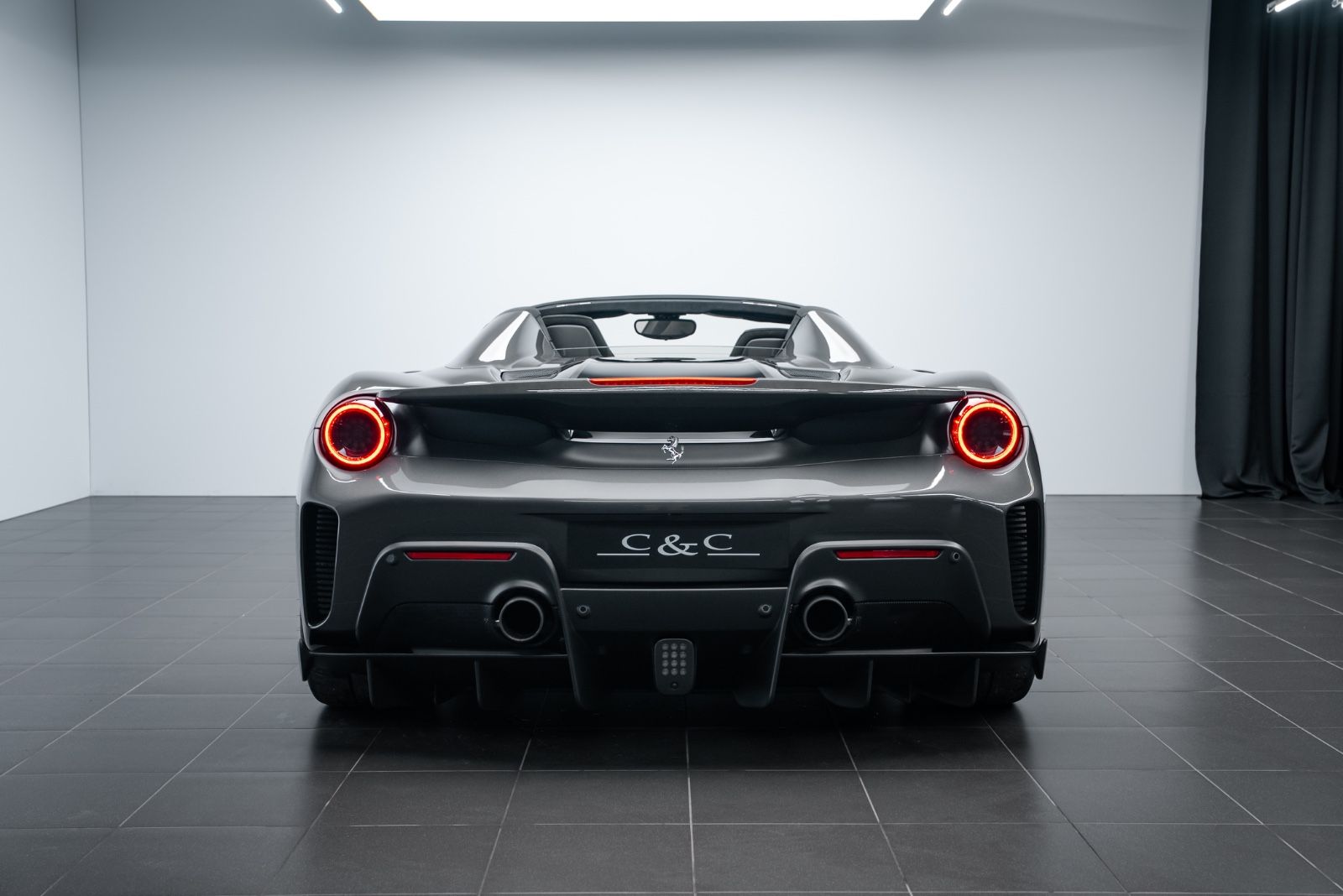 Fahrzeugabbildung Ferrari 488 Pista Spider CARBON/LIFT/1. HAND/STOCK/TOP