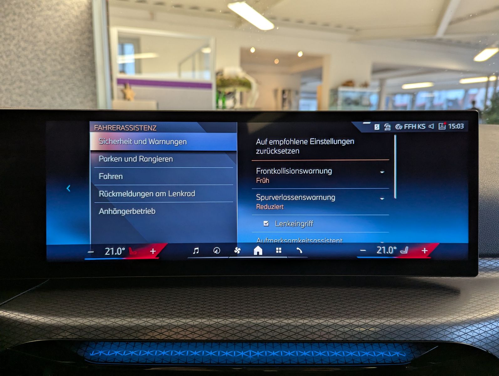 BMW 330 d xD M-Sport Pano Adaptiv M-Fahrwerk ACC AHK - Image 31