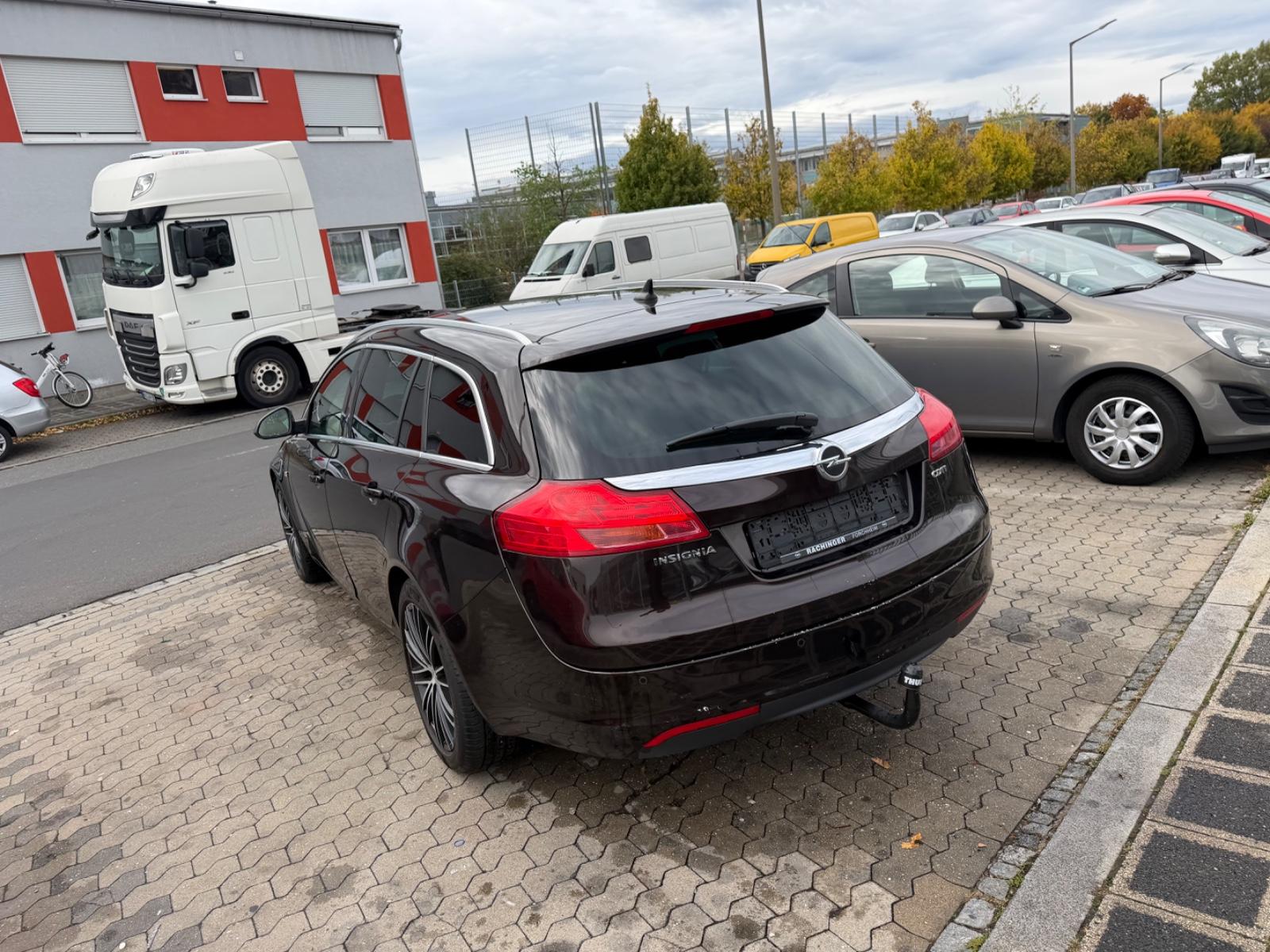 Opel Insignia 2011 — engine 1.956 cm³, 160 HP (118kW)