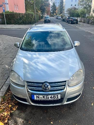 Volkswagen Golf 2013 — interior