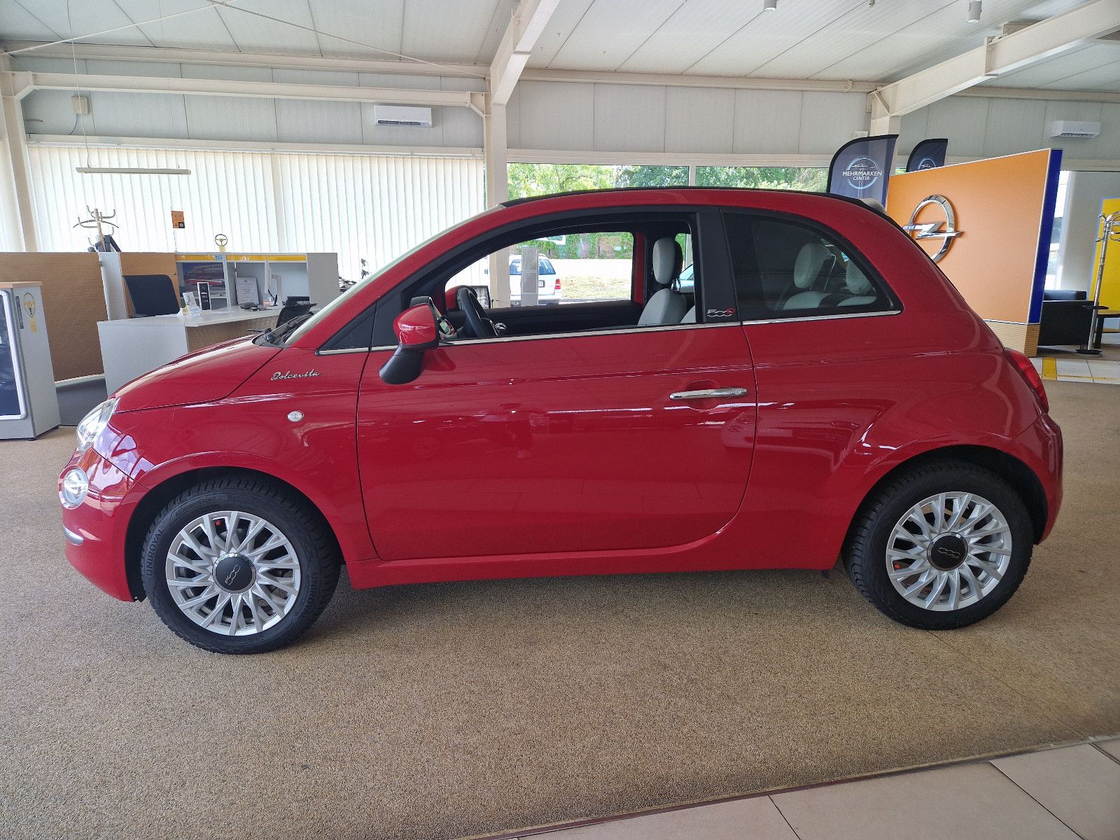 Fahrzeugabbildung Fiat 500C 1.0 GSE N3 Hybrid DOLCEVITA PDC