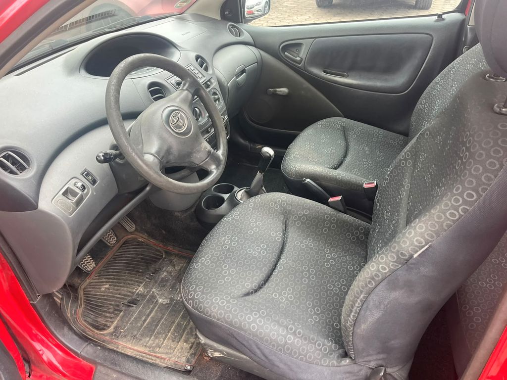 Toyota Yaris 1.0 - Bild 5