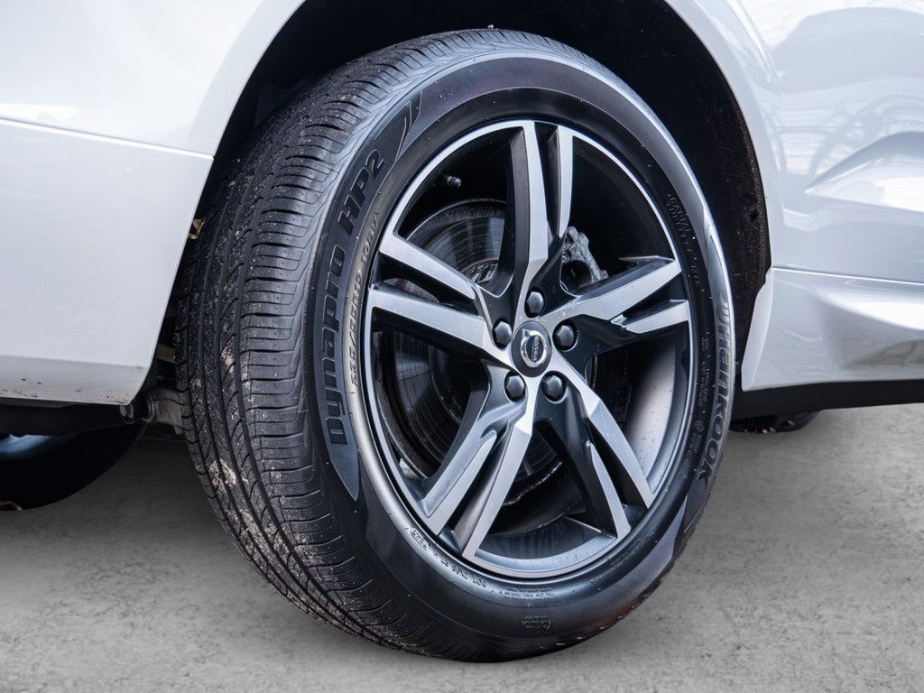 Volvo XC60 B4 Diesel R-Design AWD Pano ACC Leder foto 4