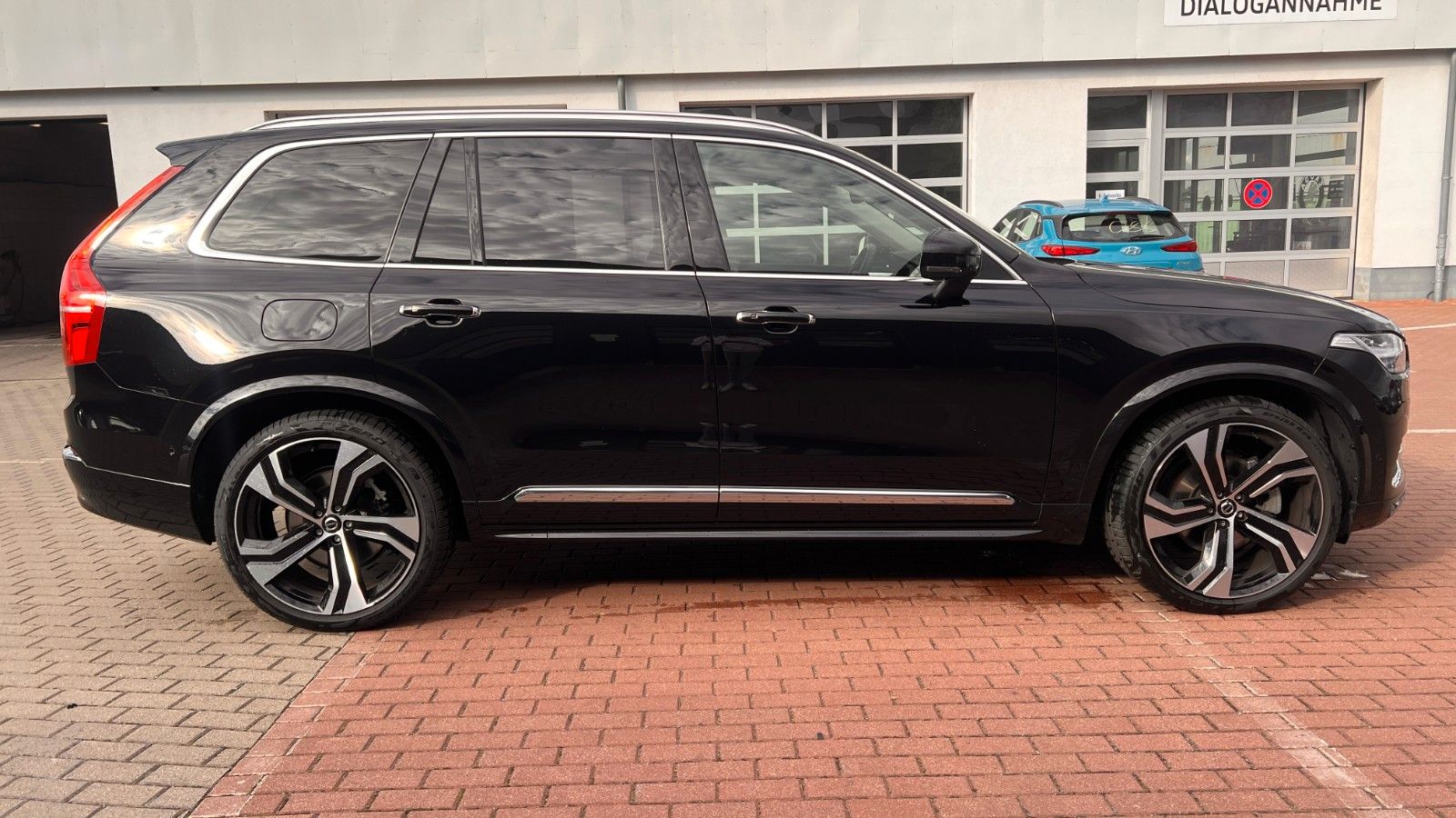 Fahrzeugabbildung Volvo XC90 B5D AWD Ultimate Bright HUD*MASS*B&W*LUFT*