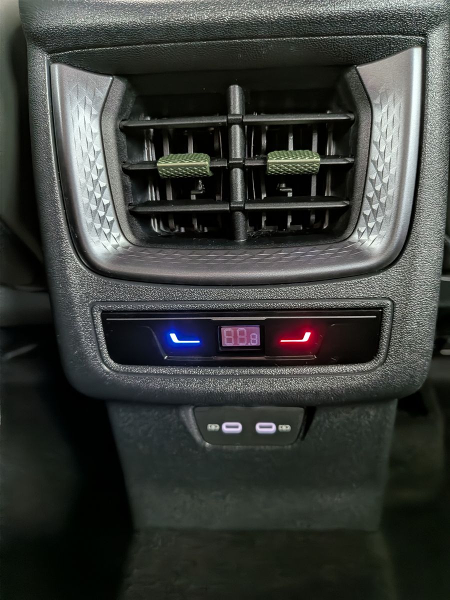 Fahrzeugabbildung CUPRA Terramar 1.5 eTSI Tribe Sennh Matrix HUD AHK 20