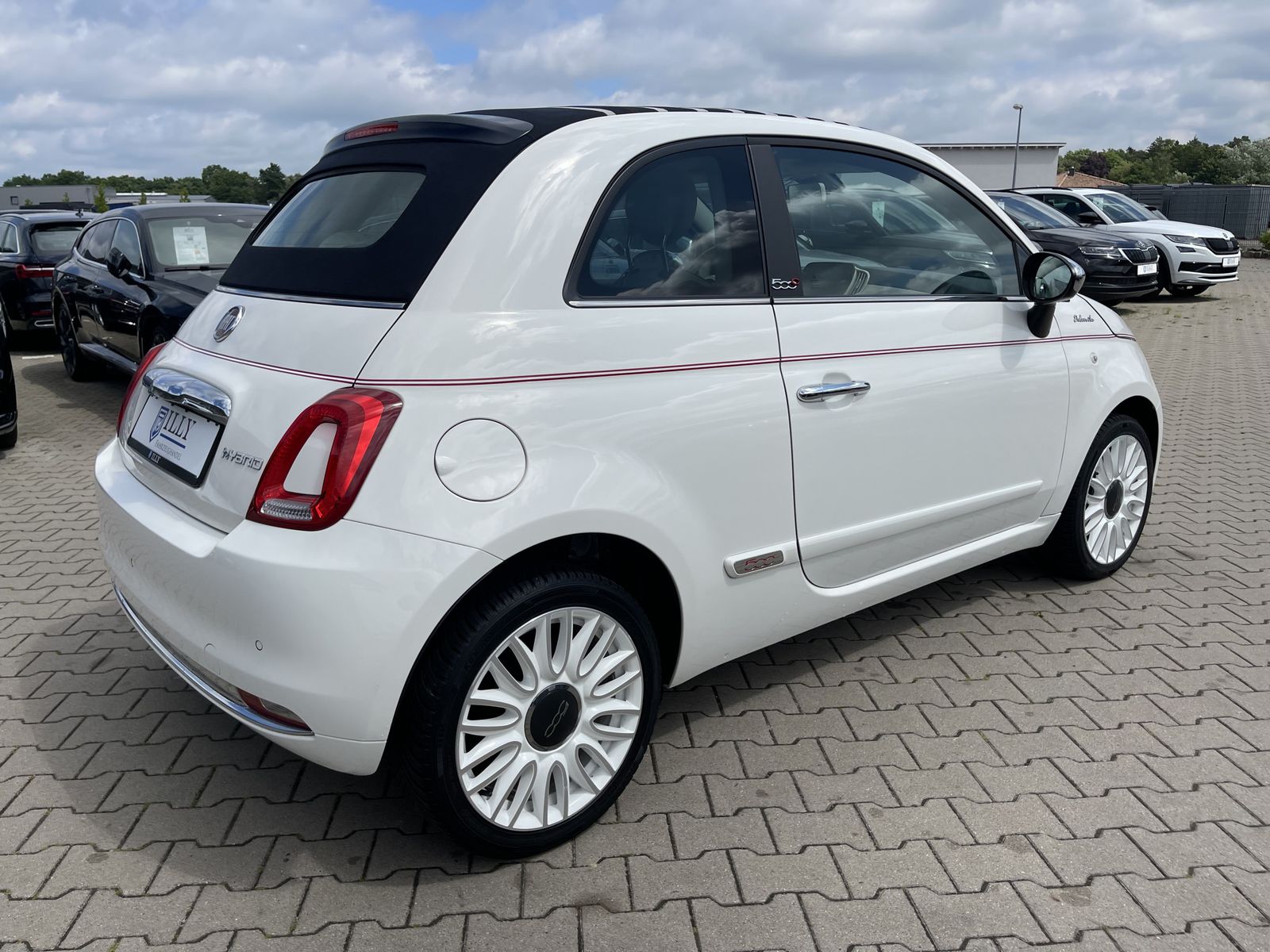 Fahrzeugabbildung Fiat 500C 1.0 GSE Hybrid*DolceVita+Paket*PDC*NavI*
