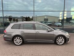 Fahrzeugabbildung Volkswagen Golf VII Variant 1.5 TSI Highline *PANO*R-LINE*