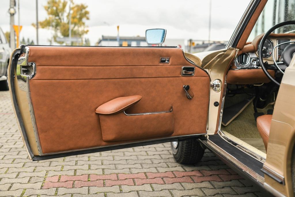 Mercedes-Benz SL 280