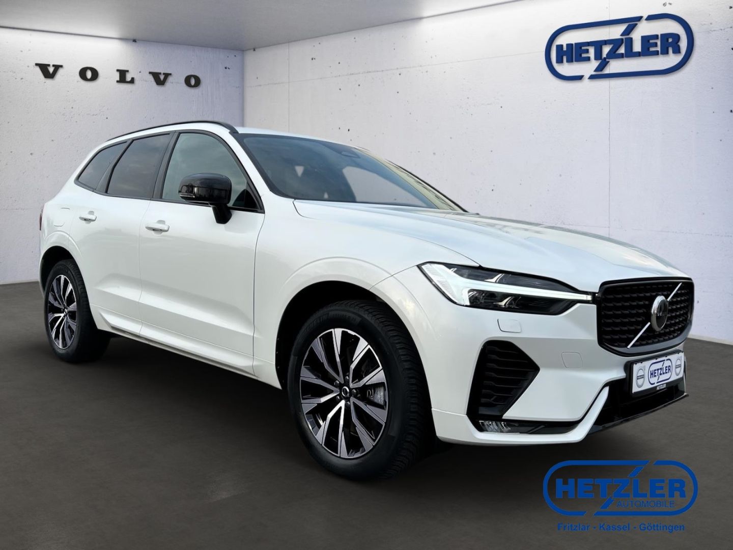 Volvo XC60 B4 Plus Dark AWD StandHZG AHK Digitales Coc foto 2