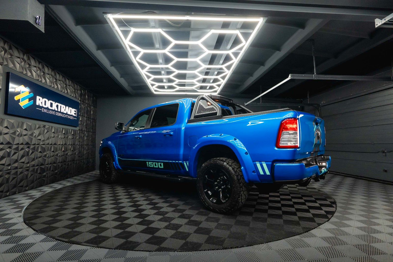 Fahrzeugabbildung Dodge RAM 5.7 V8 HEMI 4x4 LIMITED Blue Edition Offroad