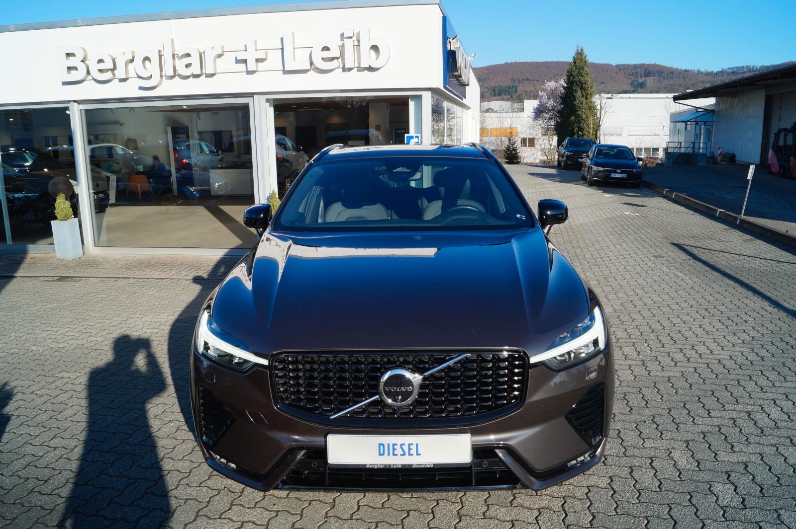 Volvo XC60 B4 Diesel AWD Plus Dark Aut/Standh/AHK/Pano