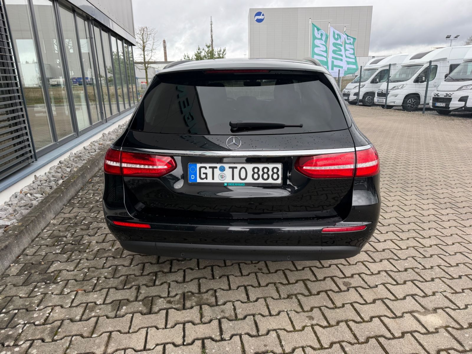 Fahrzeugabbildung Mercedes-Benz E 400 d T 4MATIC LED PTS Easy Pack DSG