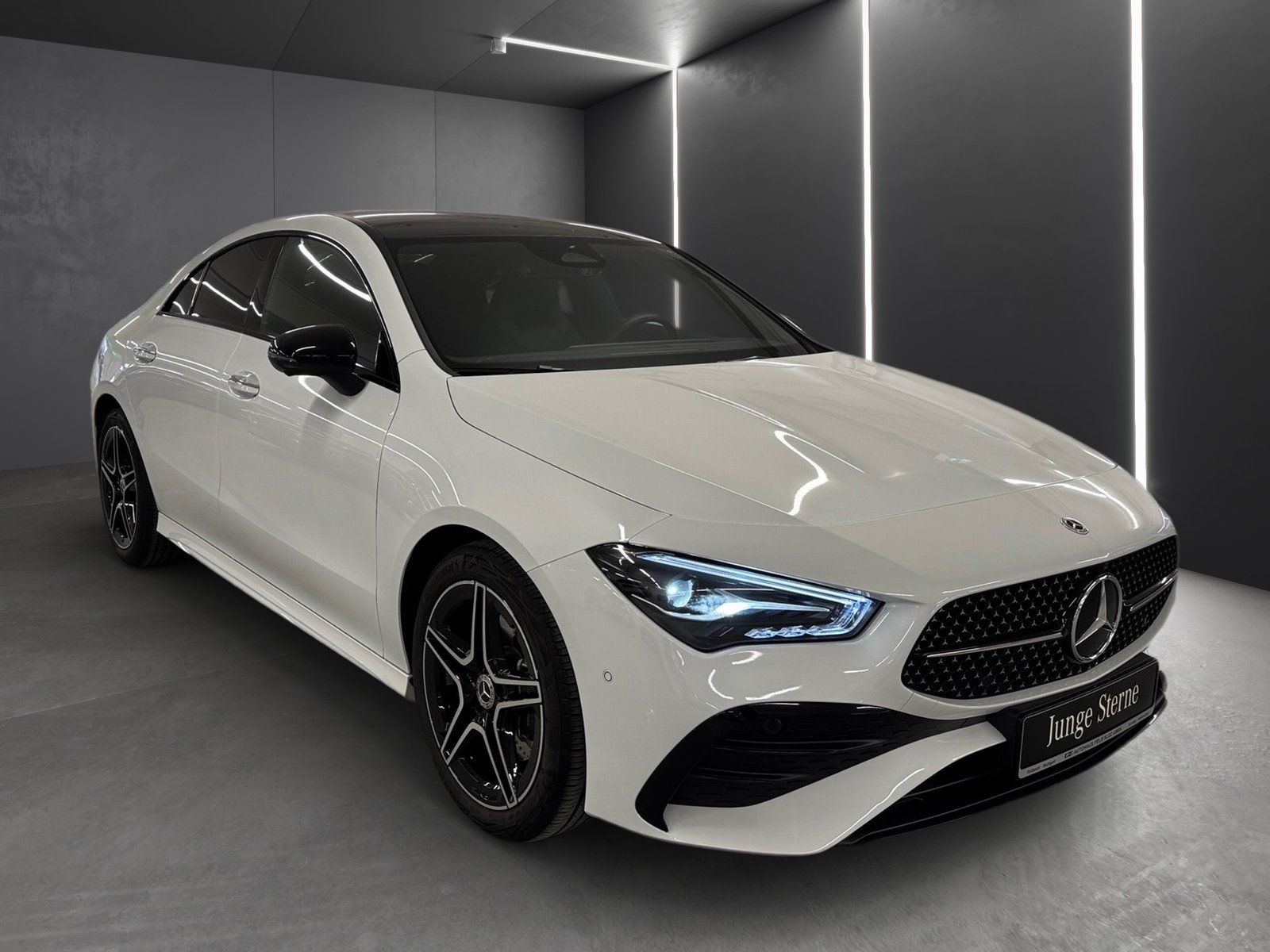 Fahrzeugabbildung Mercedes-Benz CLA 200 AMG*Pano*Night*Distronic*Totwinkel*360°*