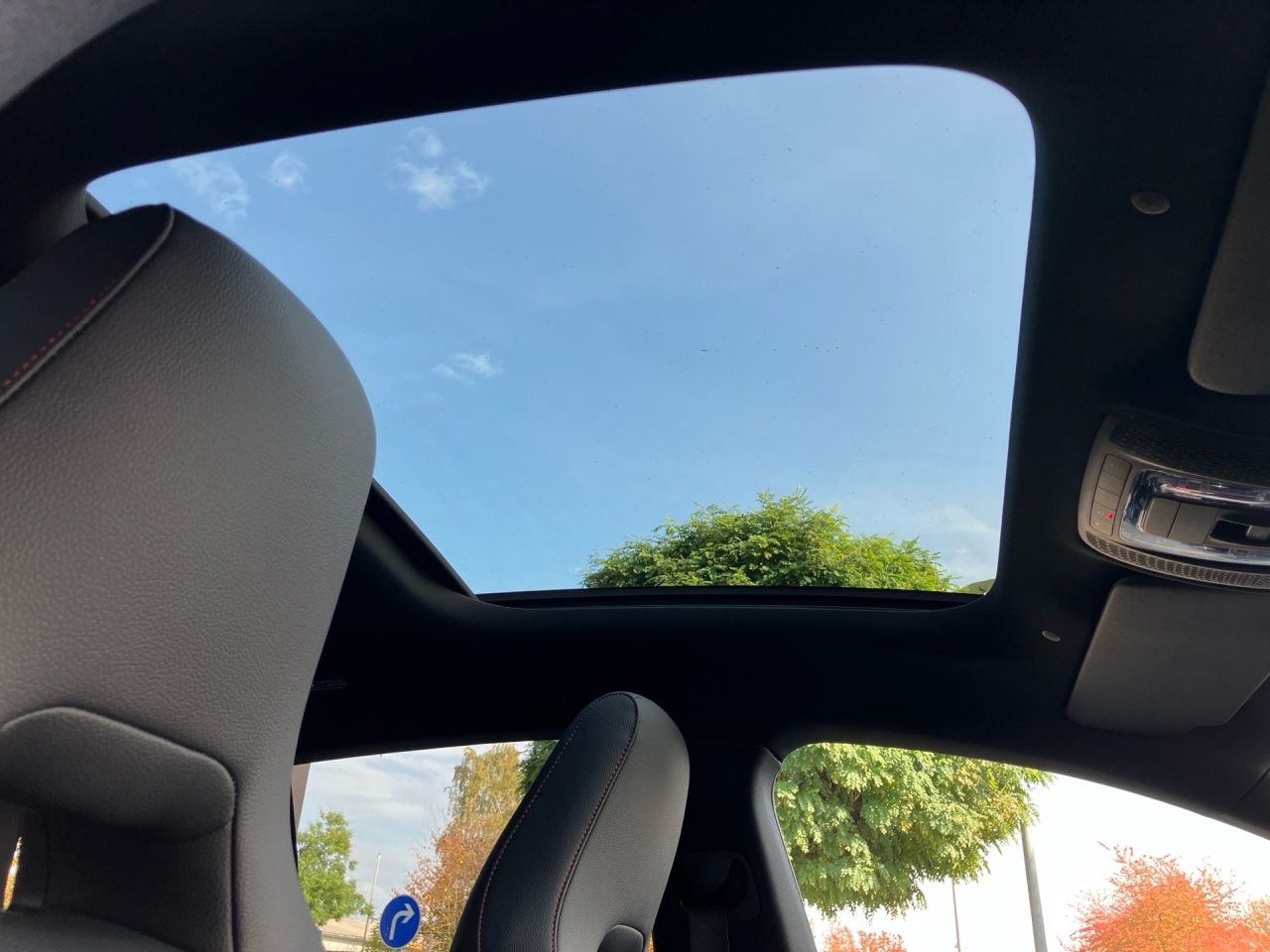 Fahrzeugabbildung Mercedes-Benz CLA 250 4M SB AMG Pano+Night+Burmester+Totw+Ambi