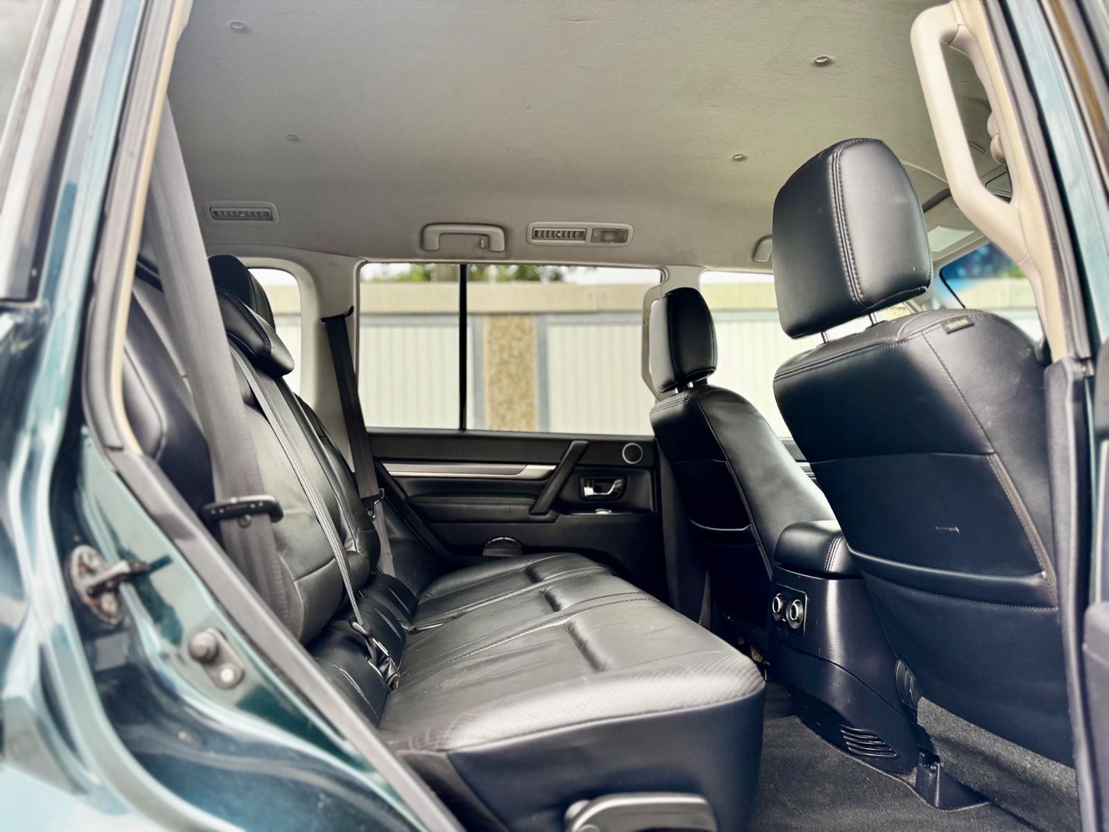 MITSUBISHI PAJERO 3.2 DI-D INTENSE 170CH 4X4 7 PLACES