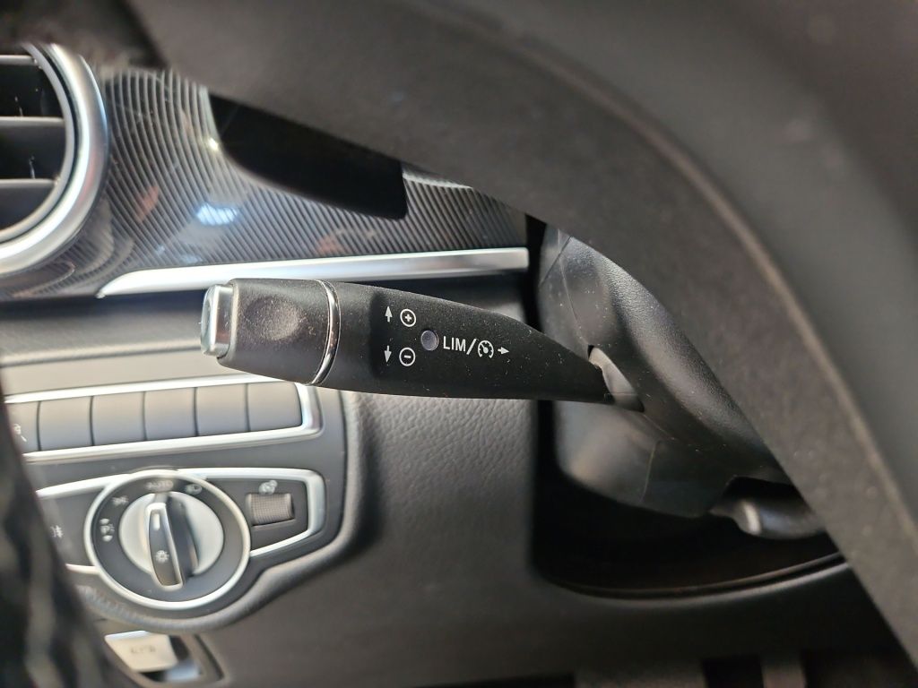 Fahrzeugabbildung Mercedes-Benz V 250 d Edition kompakt 2,5t AHK Kühlfach Sound