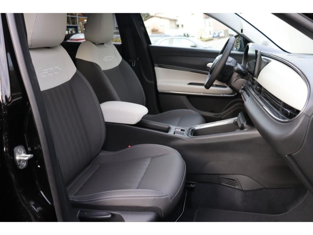 Fiat 600 HYBRID LA PRIMA 1.2 110 PS DCT6 LED NAVI KAM
