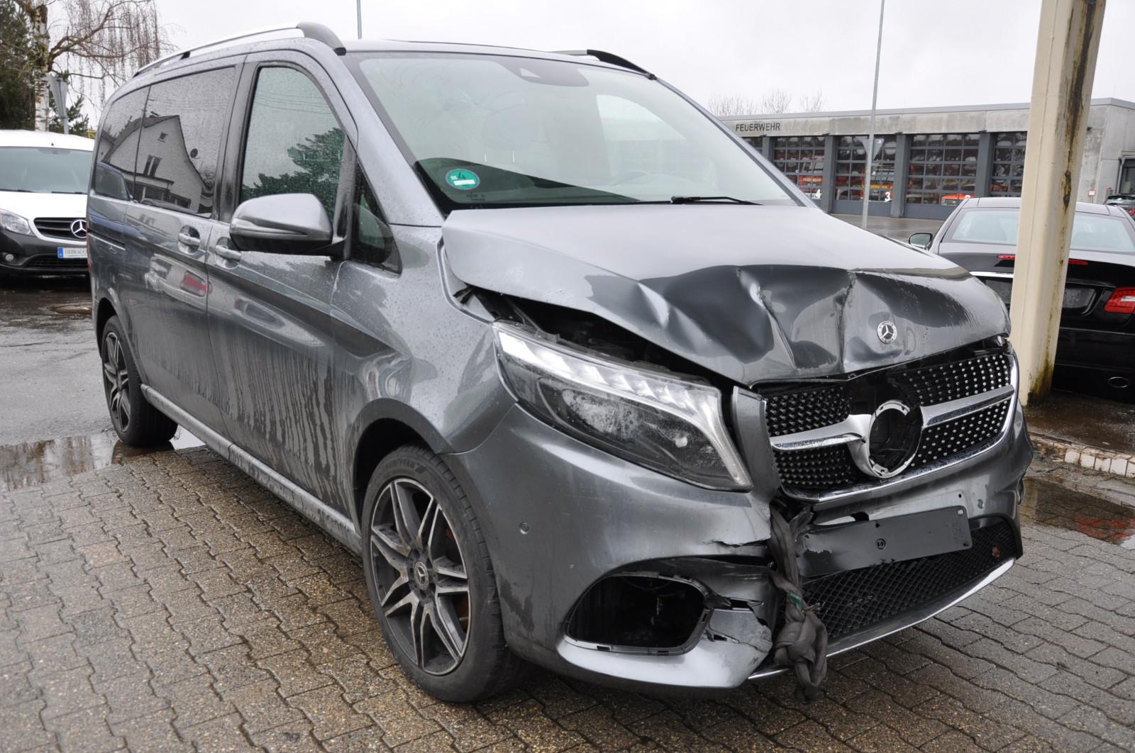 Mercedes-Benz V300d AMG EDITION 4MATIC ILS AHK 1.Hand