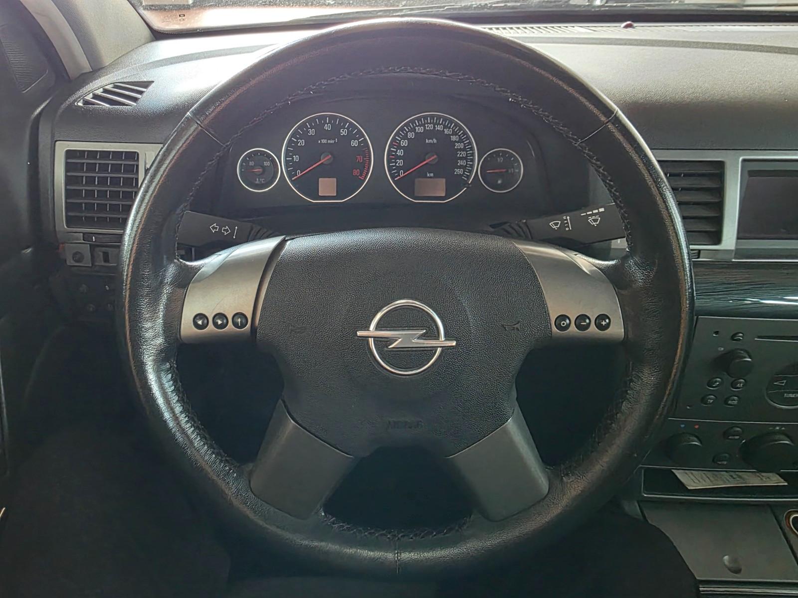 Opel Vectra 2004 — photo 15