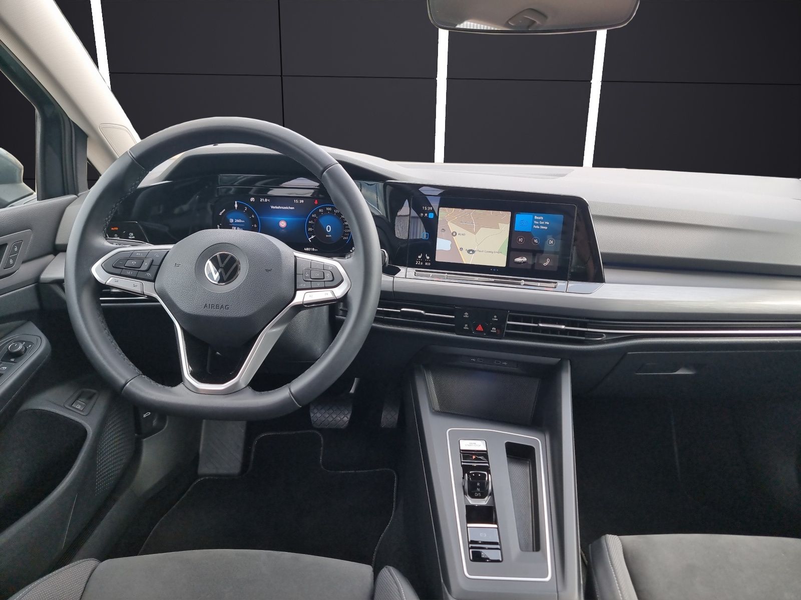 Fahrzeugabbildung Volkswagen Golf VIII Lim. Style eHybrid DSG IQ.Light ACC AH
