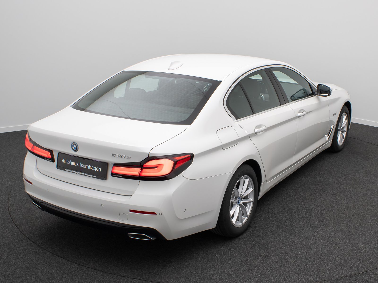 Fahrzeugabbildung BMW 530e ACC 360° HUD DAB Memory Alarm Leder Sport