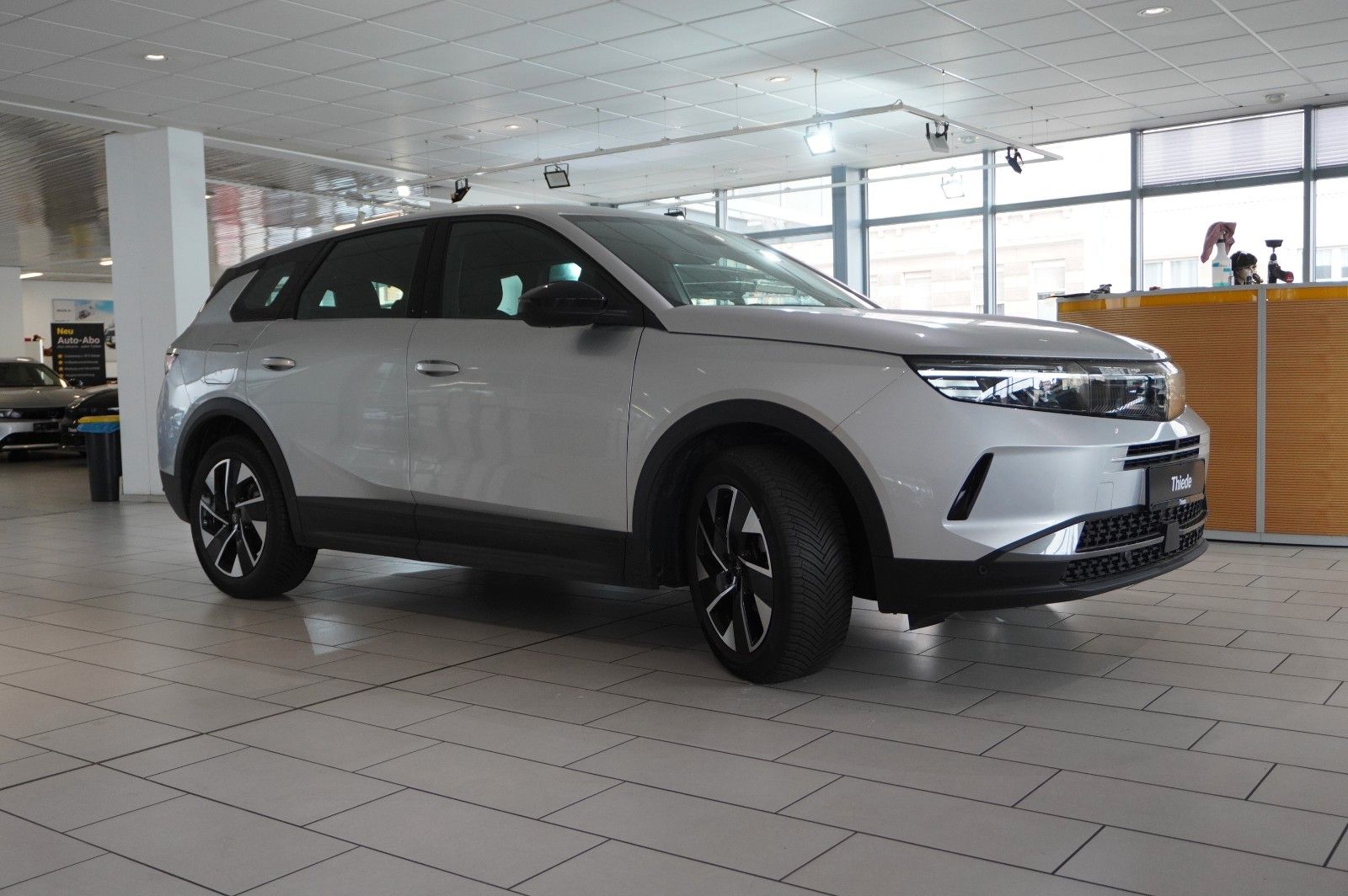 Fahrzeugabbildung Opel Grandland 1.2 48V HYBRID NAVI/LED/KAMERA/DAB+