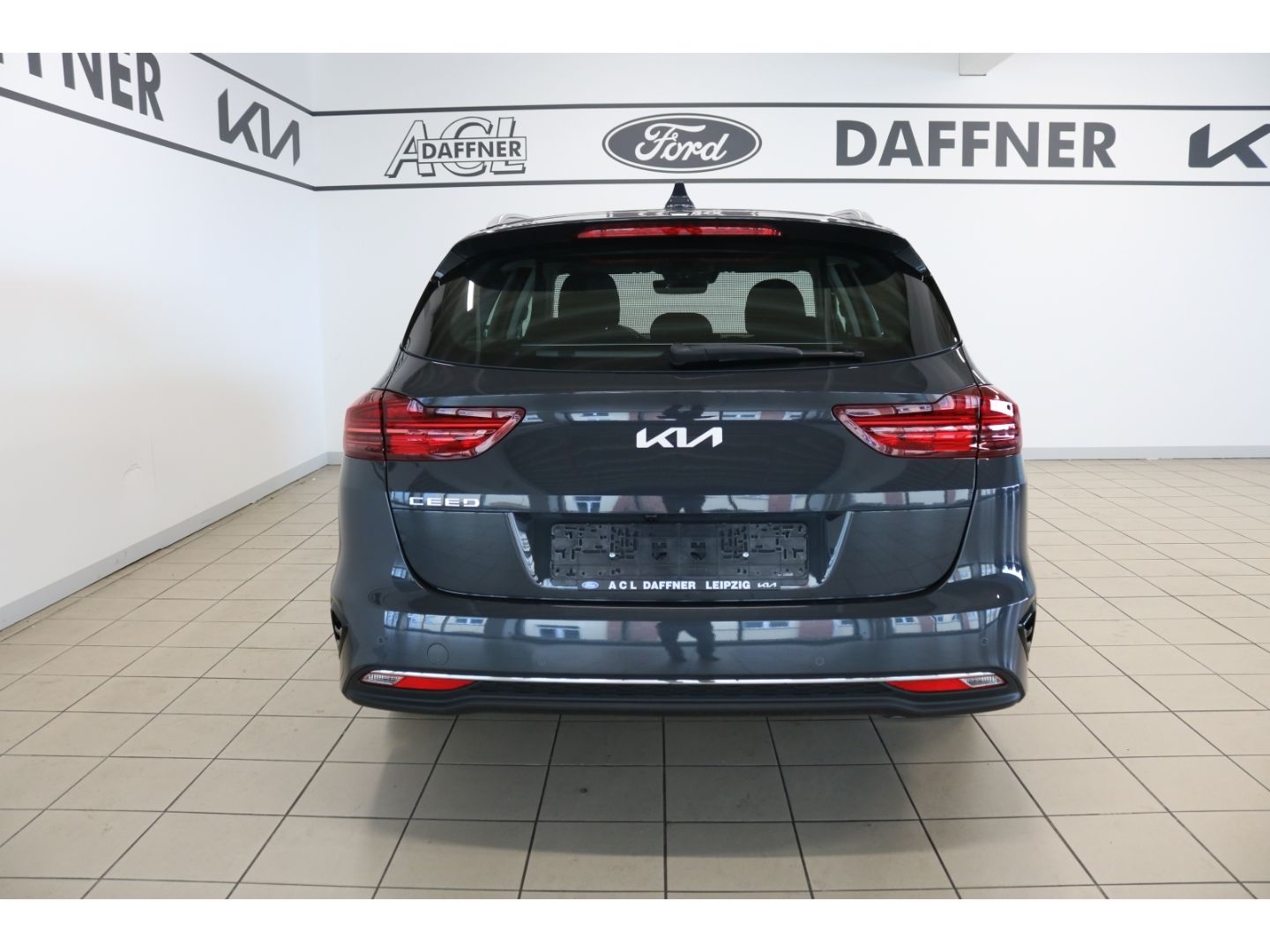 Fahrzeugabbildung Kia Ceed_sw 1.5 T-GDI Spirit SHZ Navi JBL Kamera