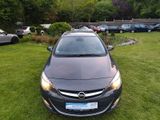 Opel Astra J Sports Tourer Exklusiv/AHK/TEMPOMAT/SO&W - Opel mit Diesel-Antrieb: Kombi