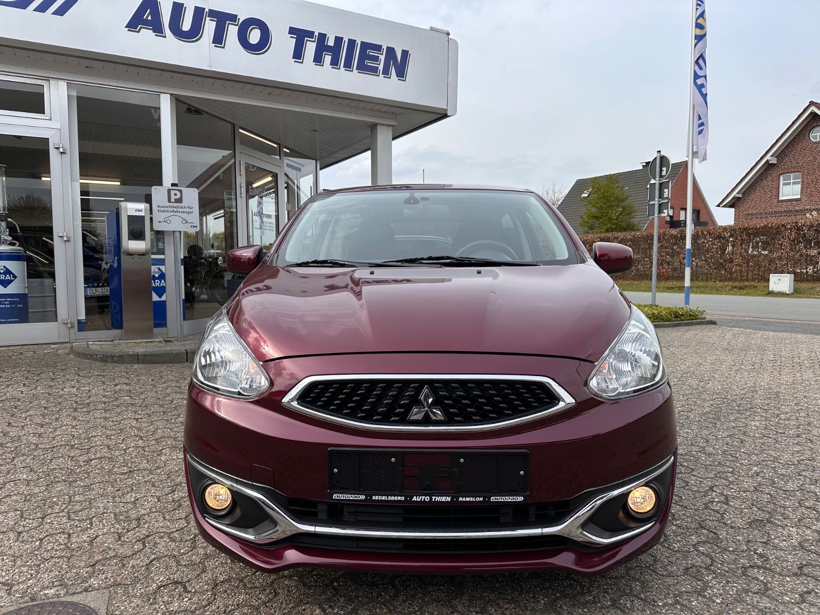 Fahrzeugabbildung Mitsubishi Space Star Edition 100+ Navi/SHZG/Klima/BT/PDC