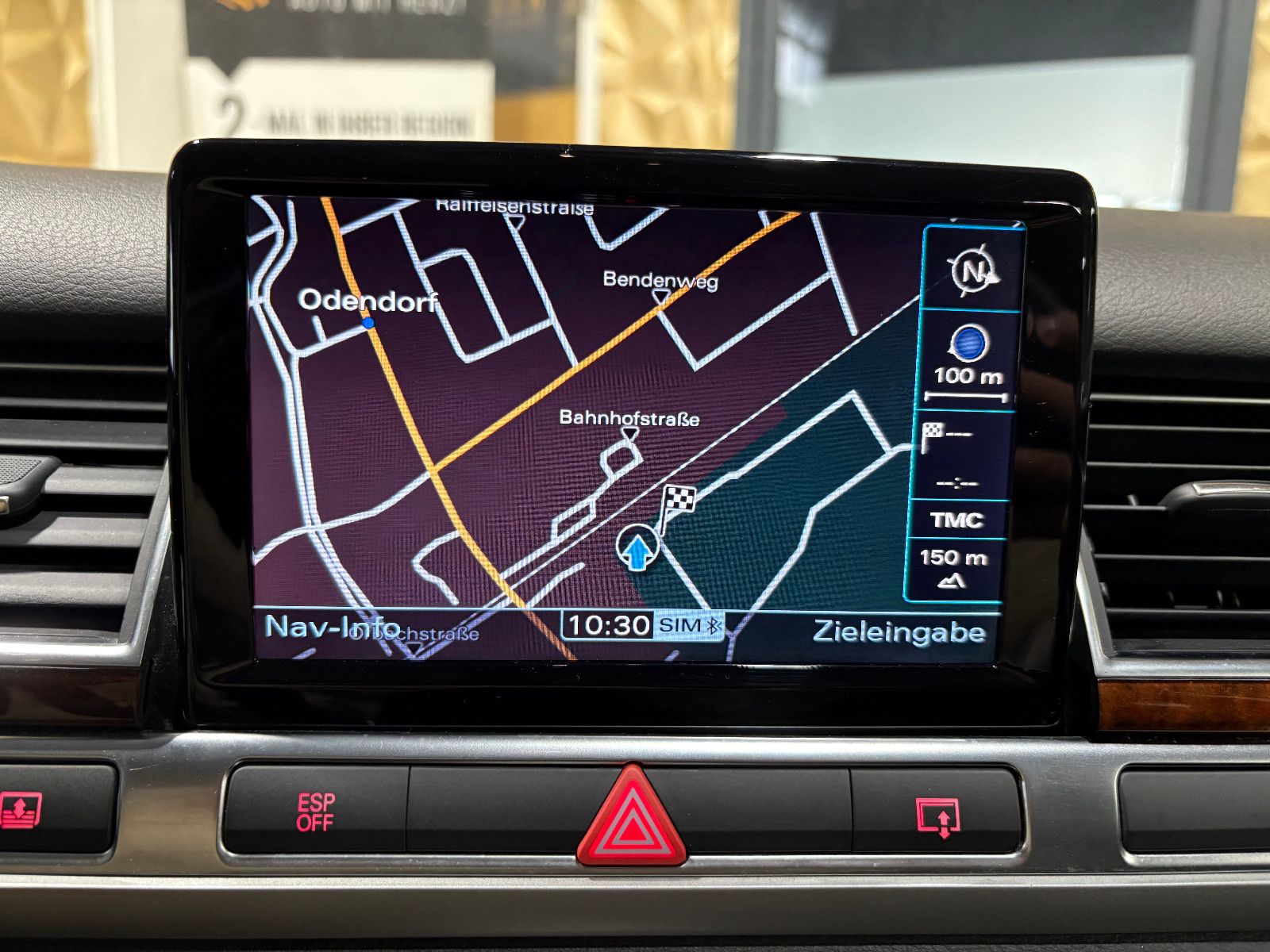 Fahrzeugabbildung Audi A8 3.2 FSI quattro/XENON/NAVI/PDC/LEDER/AUTOMATI