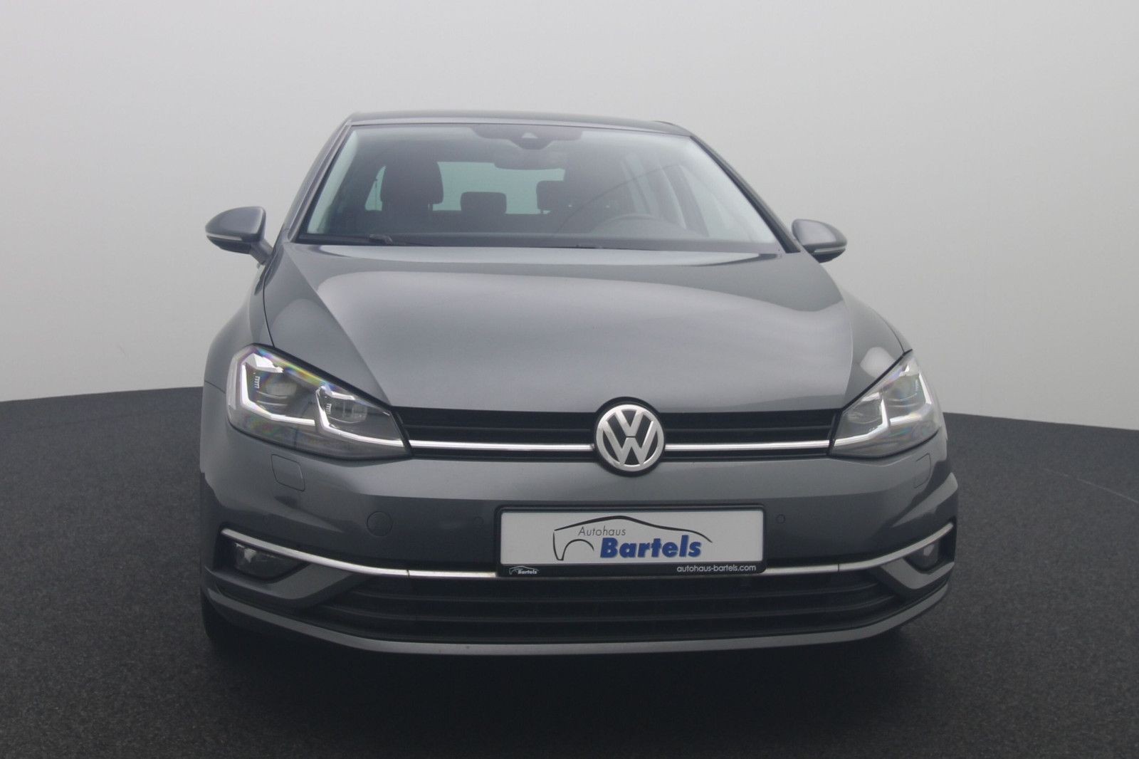 Fahrzeugabbildung Volkswagen Golf VII Lim. 1.5  Highline DSG ACC LED Kamera