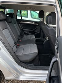 Volkswagen Passat Variant - 11